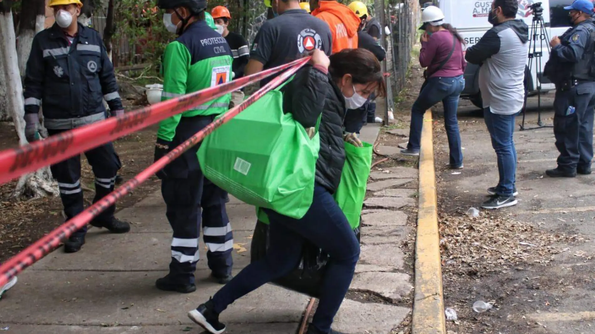 damnificados sismo covid ROBERTO HERNANDEZ